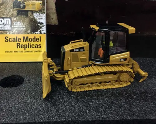 Весы 1/50 гусеничный трактор D5K2 LGP бренд DIECAST MASTERS #85281|caterpillar cat|tractor catcat tractors |