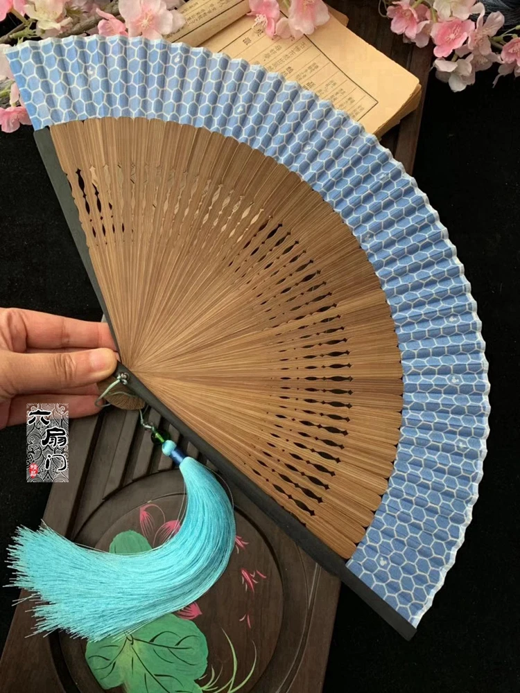 

Literary Sky Blue Chinese Style Antique Folding Fan Bamboo Handle Japanese Craft Fan Gift Men and Women Decoration Crafts
