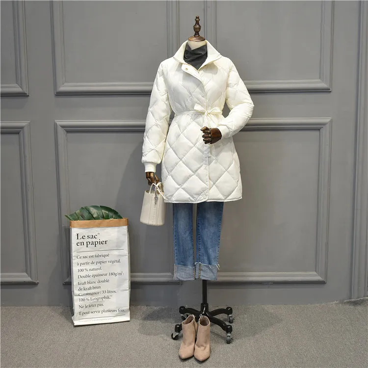 Зимний Однотонный женский пуховик в форме ромбов, новинка, тонкий светильник с поясом и тонкое женское пальто из белого утиного пуха HJ135