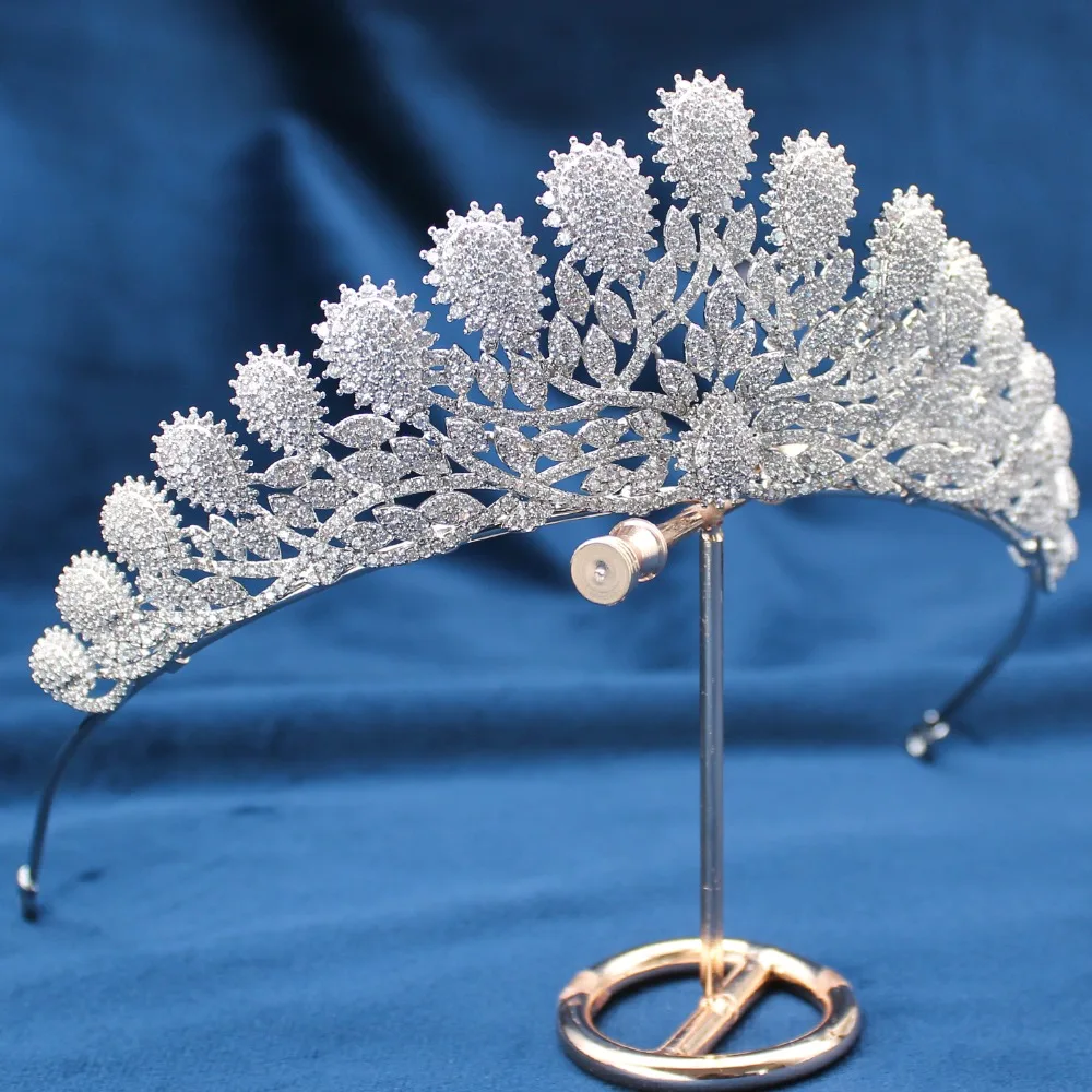 

Parmalambe Elegant Petite Zircon Encrusted Foliage Silver Tiaras Wedding Hair Accessories Crown Bridal Headpieces tiara de noiva