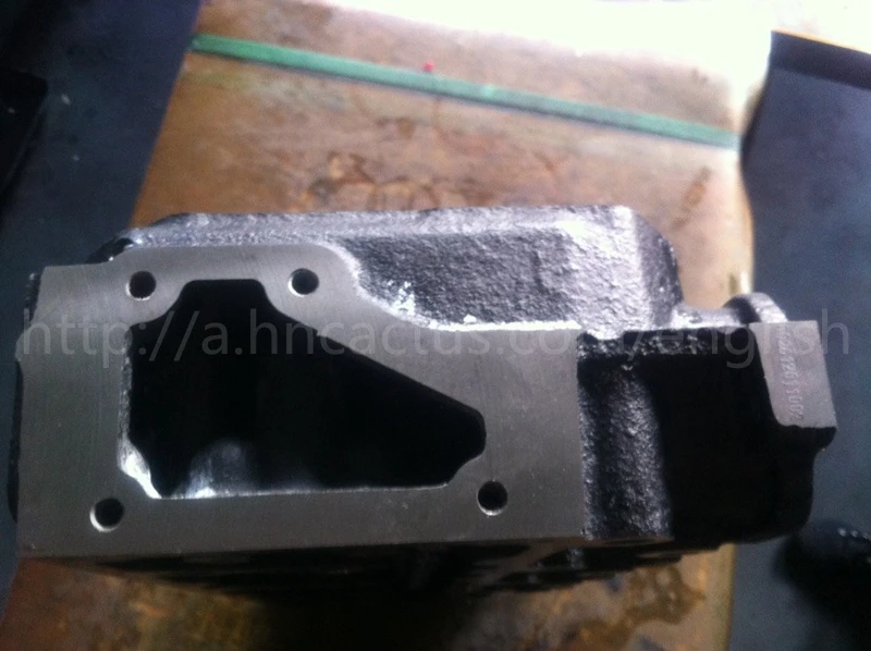 High Quality auto engine parts TD23 Cylinder Head (4)