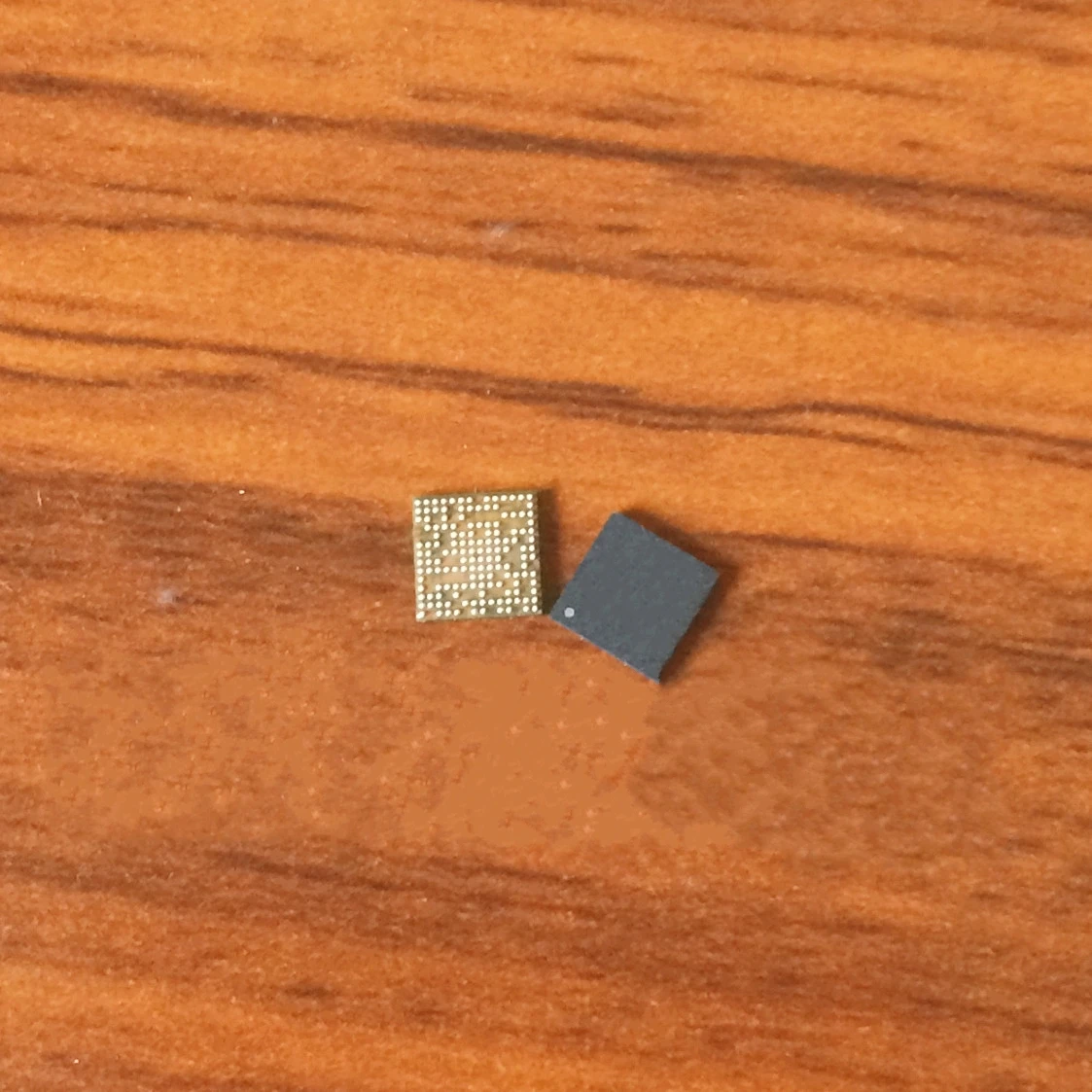 

1pcs/lot WTR4905 1vv XCVR1_RF for 7 7plus Intermediate frequency IF IC chip