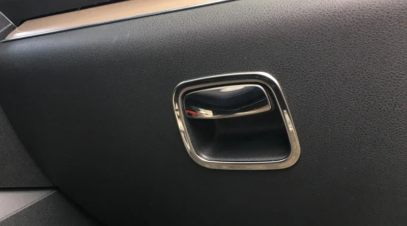 Хромированные накладки обрамления на ручку двери открывания бардачка перчаточного ящика из нержавеющей стали для Lada Vesta Лада Веста седан универсал СВ Кросс
