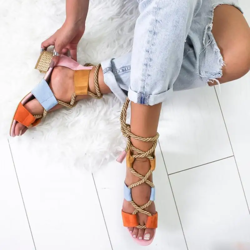 النساء أسافين الصنادل أحذية المشاهير ارتداء مختلط الألوان نمط واضح الملونة Strappy و الصنادل كعوب منخفضة 5 سنتيمتر أحذية النساء أسافين الصنادل أحذية المشاهير ارتداء مختلط الألوان نمط واضح الملونة Strappy و الصنادل كعوب منخفضة 5 سنتيمتر أحذية
