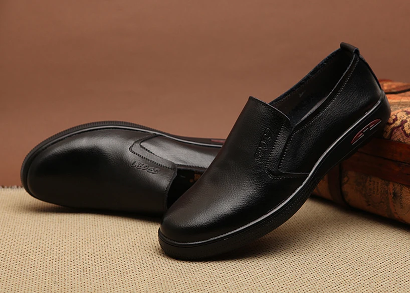 Monstceler/мужская повседневная обувь в британском стиле; Черная Мужская обувь из натуральной кожи на мягкой плоской подошве без застежки; большие размеры 45, 46, 47