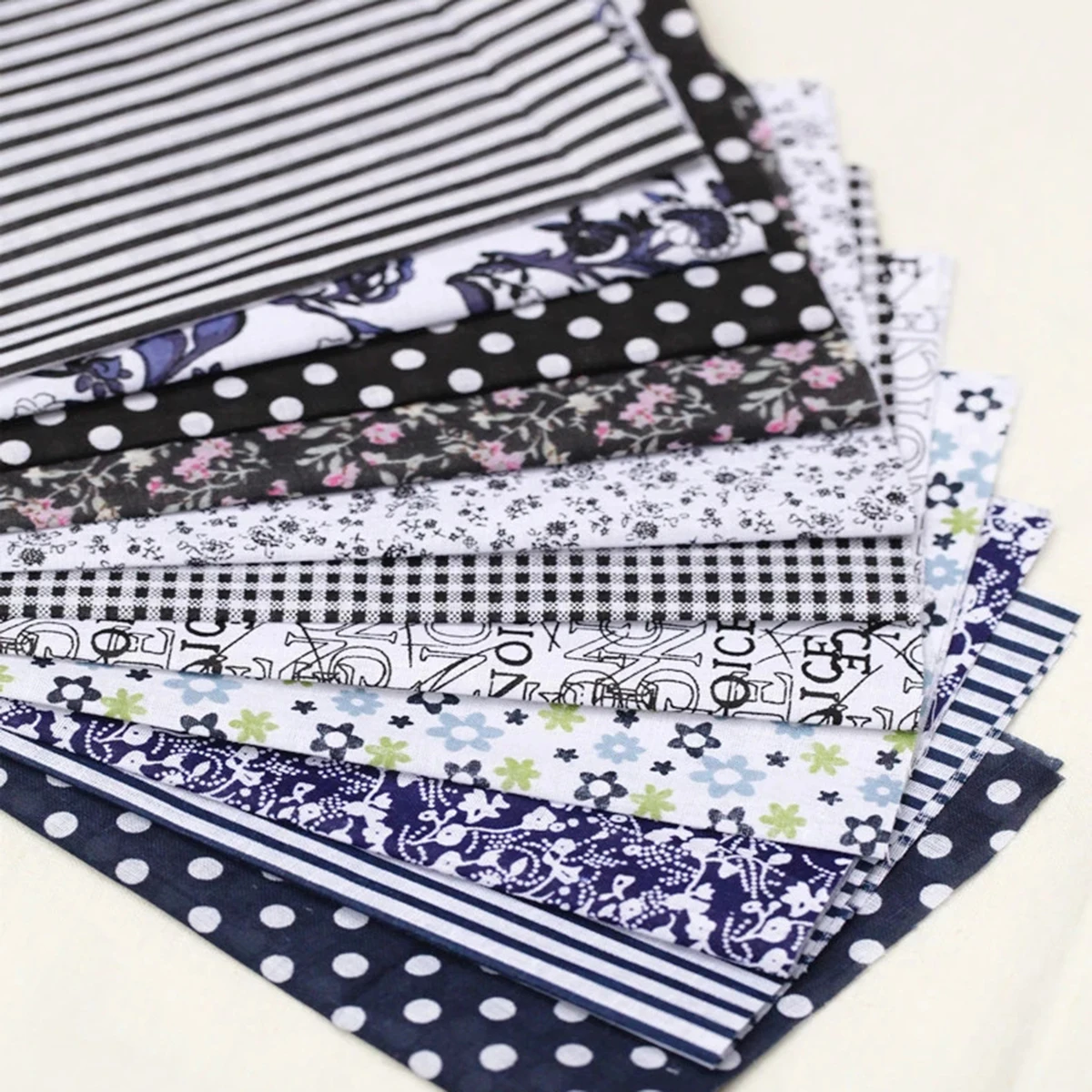 50pcs 10*10cm Square Fabric Bundle Patchwork Clothing Sewing Quilting Crafts