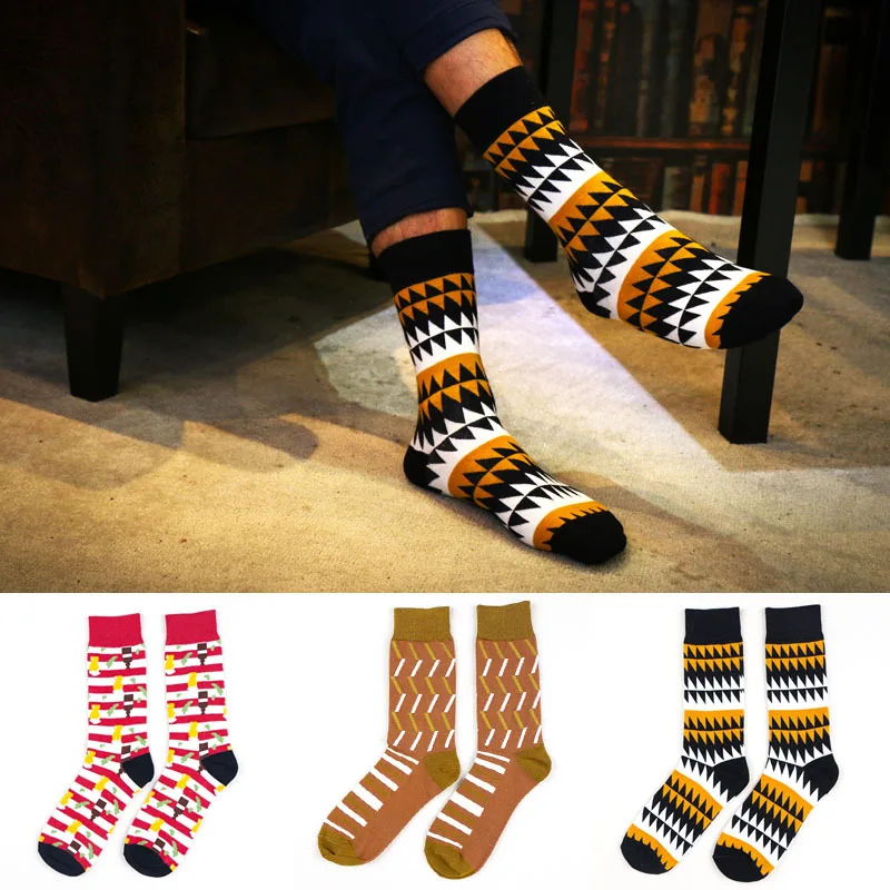 

2018 summer fashion men's socks color striped jacquard art socks hit color point long crew happy socks men Harajuku dress socks