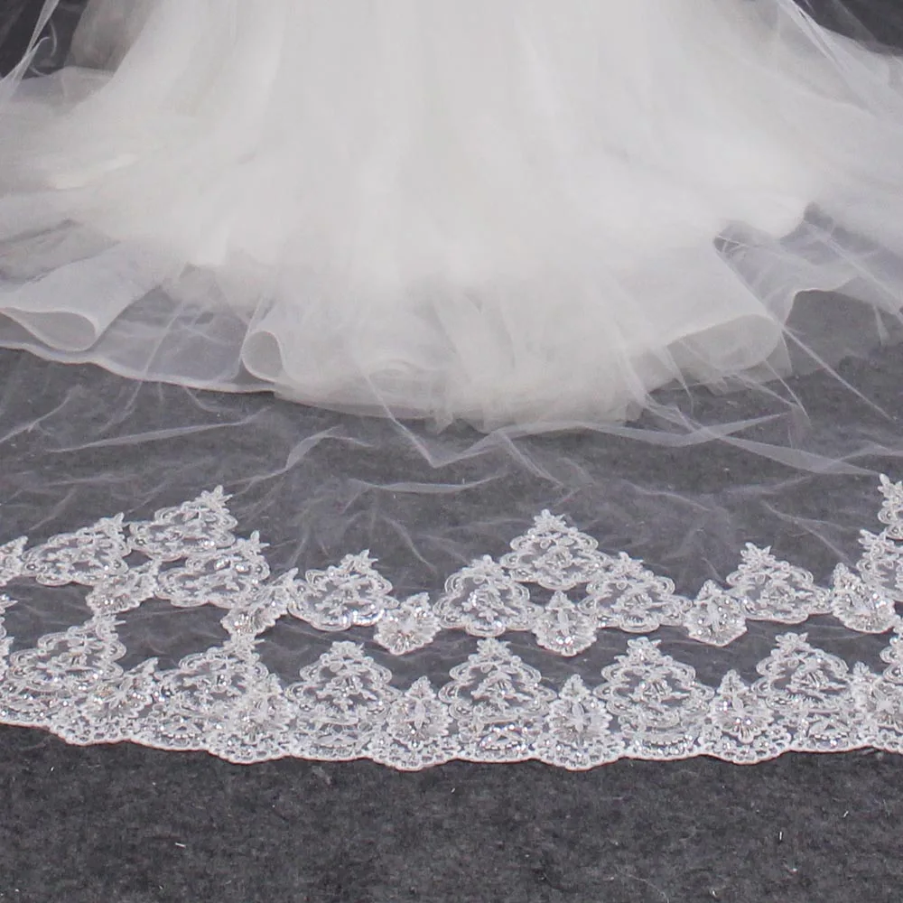 Real Photos High Quality 2 Tiers Blusher Cover Face Cathedral Shining Sequined Lace Wedding Veil with Comb New Bridal Veil