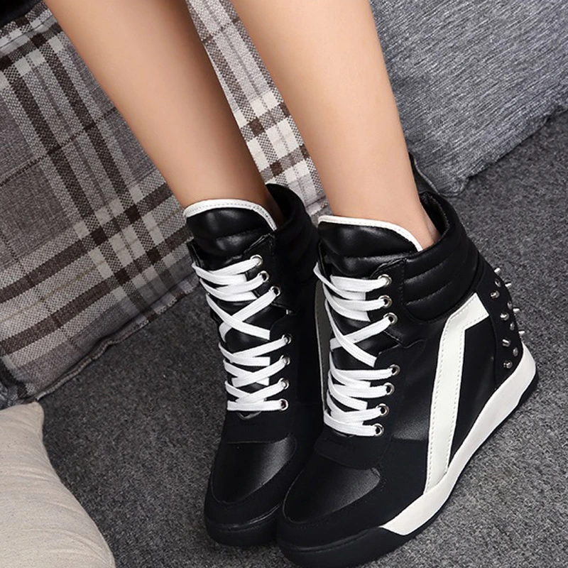 Женская обувь с заклепками, визуально увеличивающая рост; кроссовки на платформе; tenis feminino; Цвет черный, белый; женская обувь на танкетке; zapatillas mujer; повседневная обувь