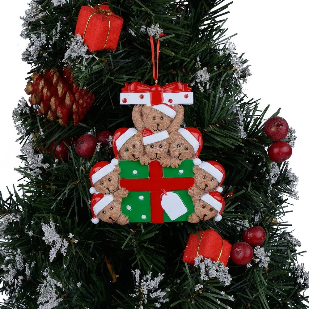 Wholesale Resin Bear Family Of 8 Christmas Ornament Personalized Gift Write Your Own Name For Holiday Home Decor Miniature Craft
