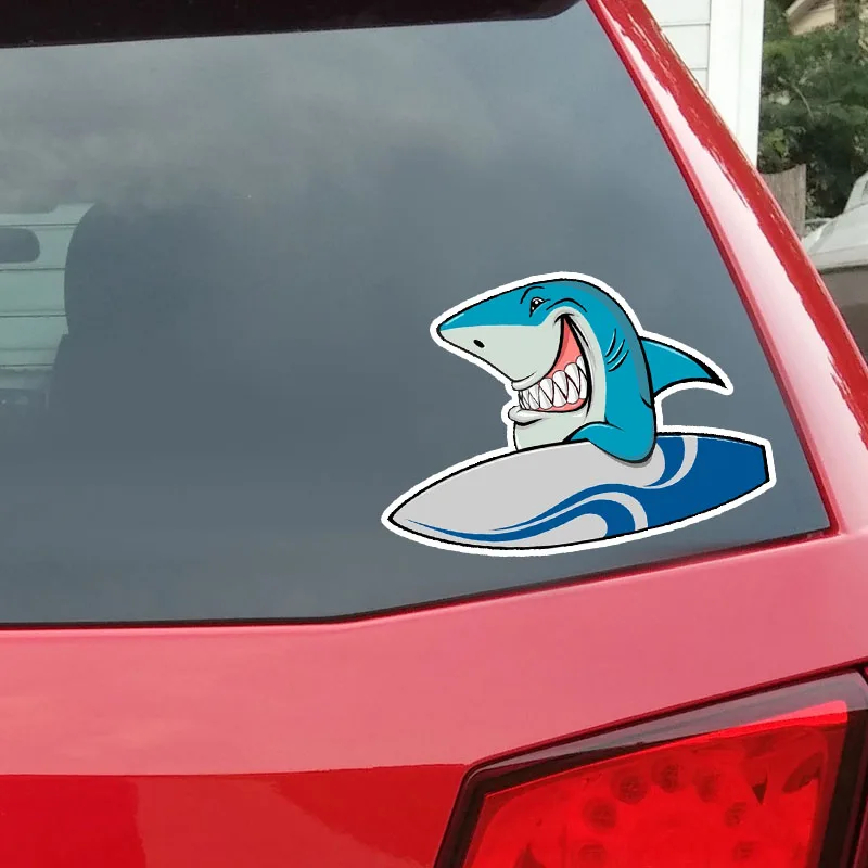 YJZT 14,6*10,1 см интересные доски для серфинга и акулы мультфильм цветной ПВХ стикер автомобиля украшения Графический C1-5325