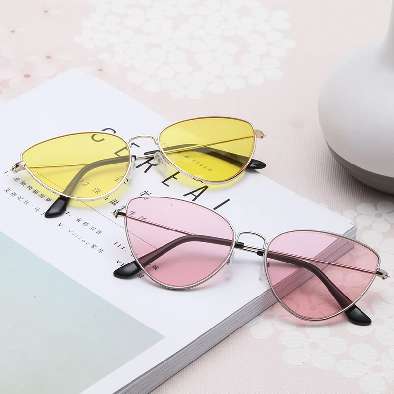 

2019 Retro Cat Eye Sunglasses Women Yellow Red Lens Sun glasses Fashion Light Weight Sunglass for women Vintage Metal Eyewear