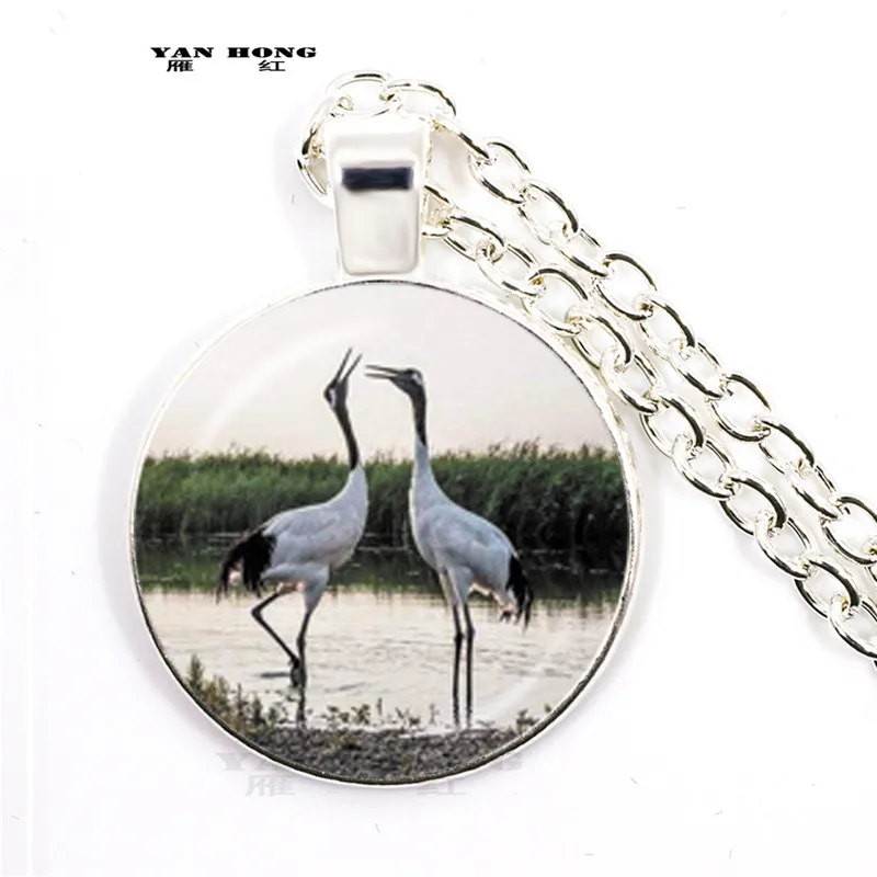 

Yanhong Jewelry, Fashion Crystal Glass Necklace 25MM, Kungfu Panda Design, is a good gift for little friends