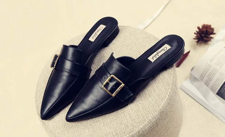 

The new fashion flat with pointed retro sandals and slippers female Baotou flat half drag female belt buckle wild