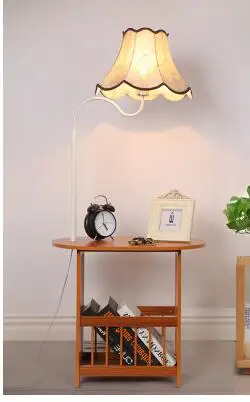 رف من نحت أنماط أو تصاميم على الخشب طاولة الشاي. خزانة. أجوف من السرير. رف من نحت أنماط أو تصاميم على الخشب طاولة الشاي. خزانة. أجوف من السرير.