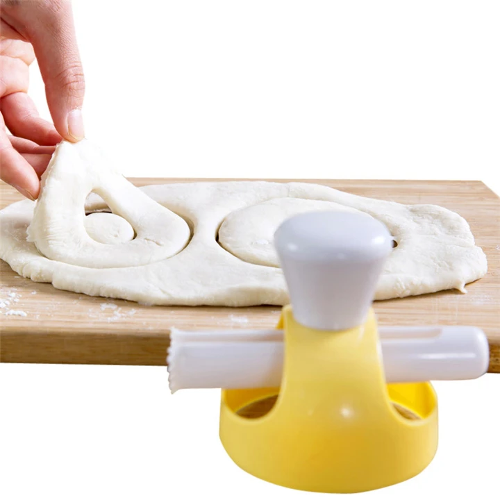 HOT-1-Pcs-Doughnut-Mould-With-Clip-DIY-Cookie-Cake-Bread-Desserts-Bakery-Cutter-Frame-Mold (1)
