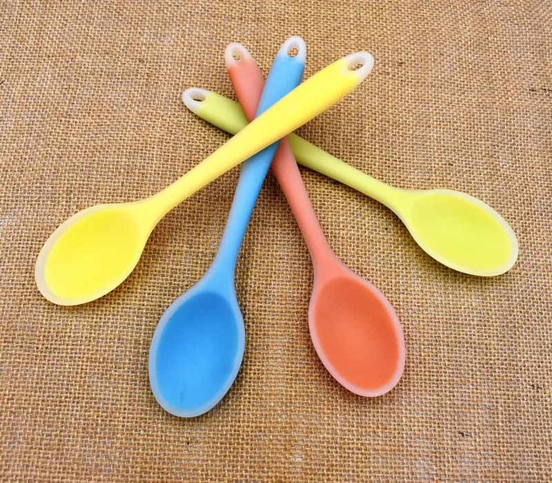 Silicone Long-handled Soup Spoon Solid Color Kids Spoon Kitchen Utensils Tool