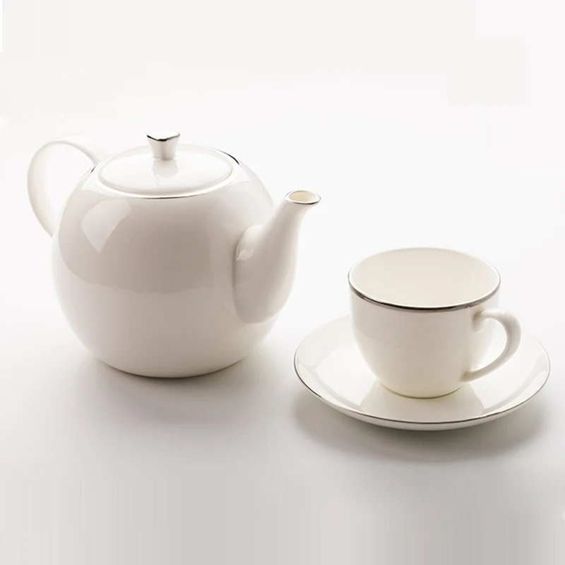 

1600ml Large Capacity Home Instant Coffee Brewing Pot European Teapot Golden Edge White Ceramic Coffee Pot Water Jug Tea Pitcher