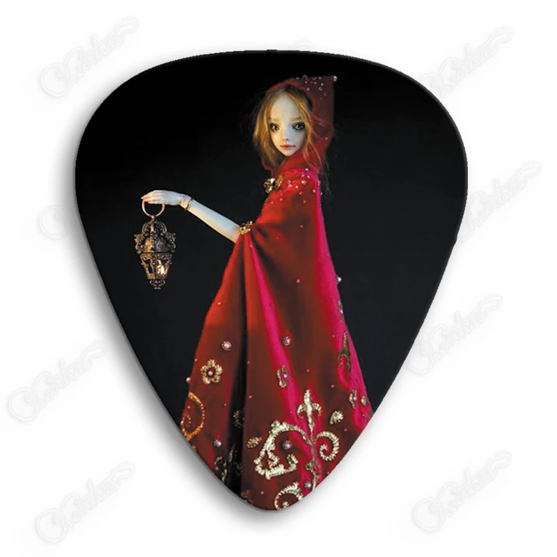 

New arrival 10pcs/20/30 heavy 0.96mm Russian doll collection guitar pick plectrum with black cute tin box packing