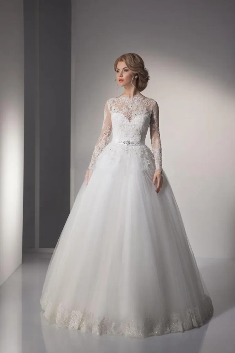 

Dreaming Princess lace appliques 2018 long sleeves bridal gown with beaded buttons vestido de noiva mother of the bride dresses