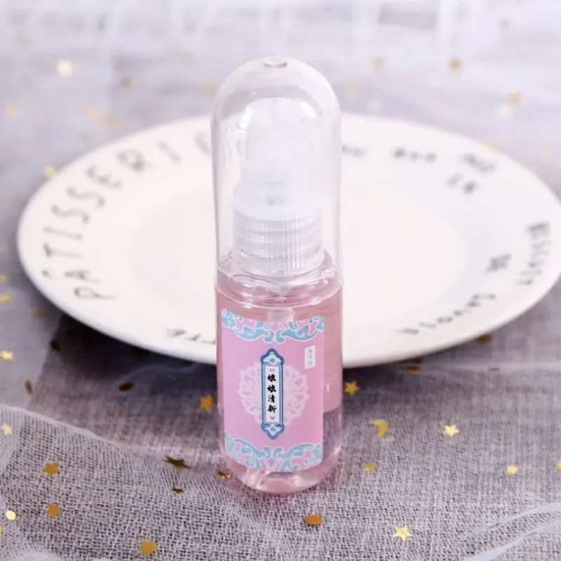 

Creative Korean Style Lipstick Shape 30ml Portable Mini Hand Sanitizer Spray Liquid Moisturizing Anti-Bacterial Random Color