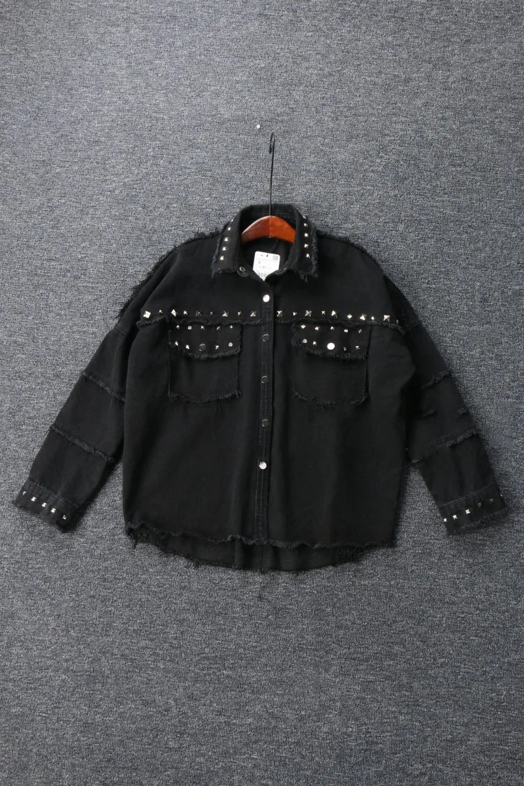 

2017 New Woman Black Frayed Shirt Collar Frayed Sleeves Studded Denim Jacket Metallic Press Studs Fastening & Front Flap Pockets