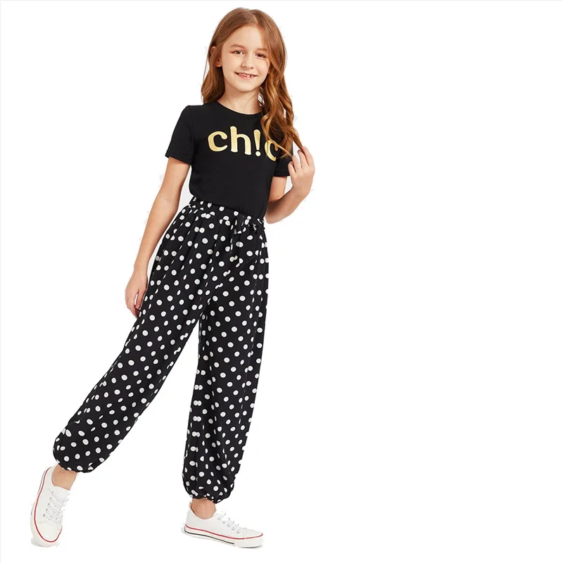 SHEIN/Детский комплект из топа с золотыми буквами и штанов в горошек с бантом, одежда для девочек комплект из двух предметов, коллекция года, летняя детская одежда с короткими рукавами