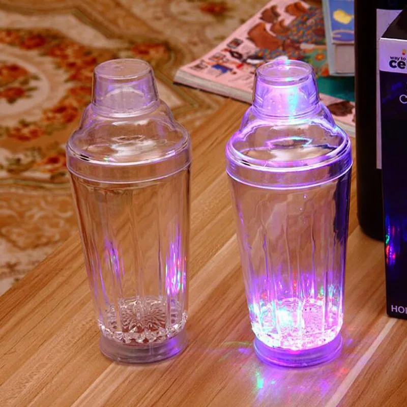 

12pcs Flashing LED Light-Up Cocktail Shaker MARTINI SHAKER Colorful LED Strobing Cocktail Shaker Party Decoration ZA6089