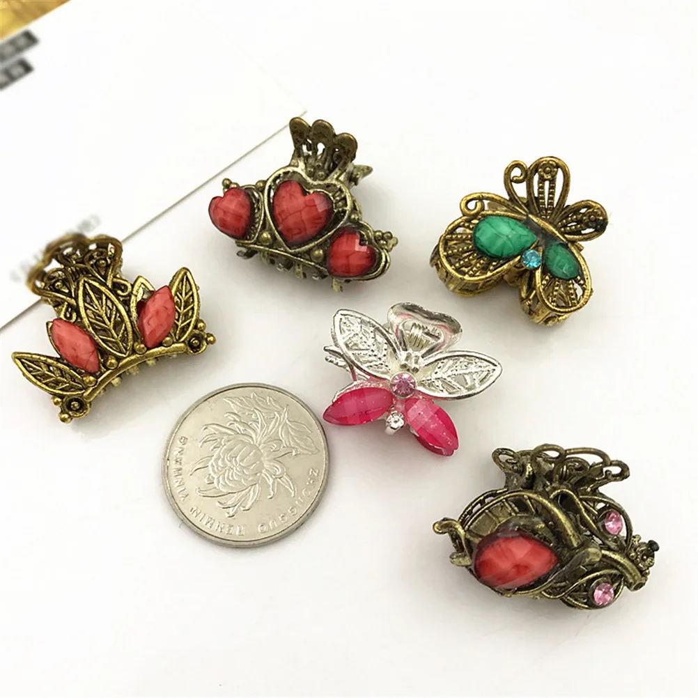 

Random Color! 2PC Women Retro Resin Hairpins Mini Butterfly Crown Hair Claws Clips Wedding Bridal Hair Styling Tool Accessories