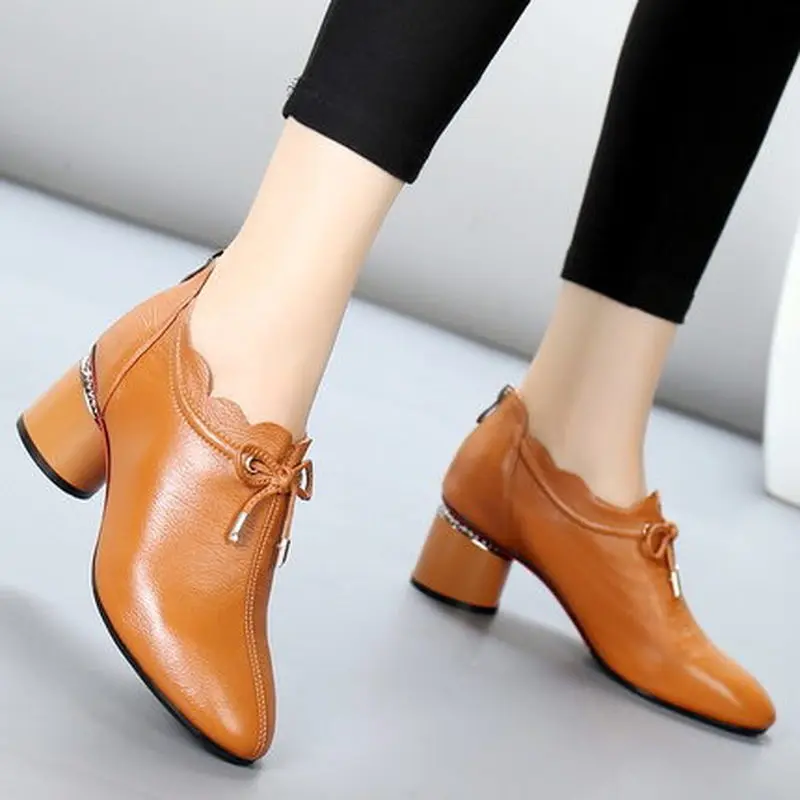 

Autumn single shoes female 2018 new wild leather round head with women's shoes red shoes deep mouth thick with.