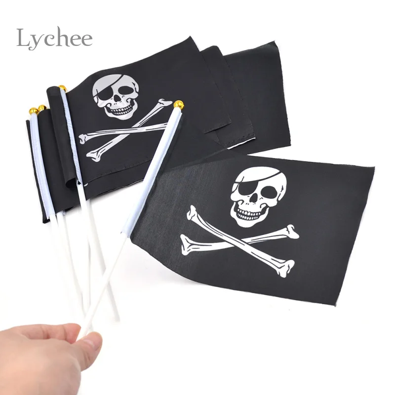 

Lychee Life 5 Pieces/Lot Skull and Cross Crossbones Jolly Roger Pirates Hand Flag 21x14cm