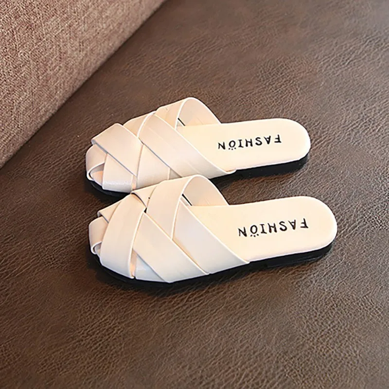Slippers Flat Bottom Slip Out Fashion Woven Girls Baotou Sandals And Slippers children's beach casual shoes Slippers Flat Bottom Slip Out Fashion Woven Girls Baotou Sandals And Slippers children's beach casual shoes
