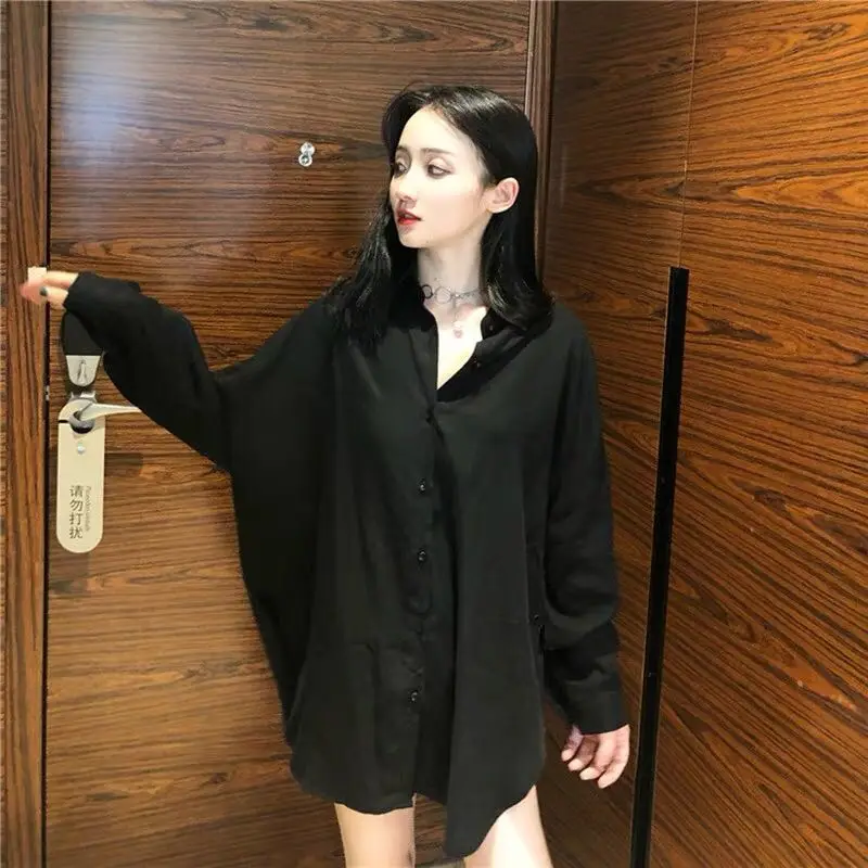 

Loose V-neck Long-sleeved Shirt