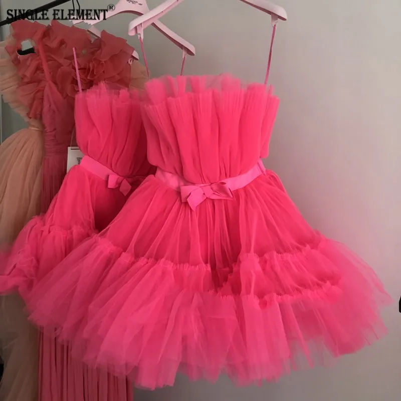 Один элемент короткие сексуальные ярко-розовые тюлевые Клубные коктейльные платья