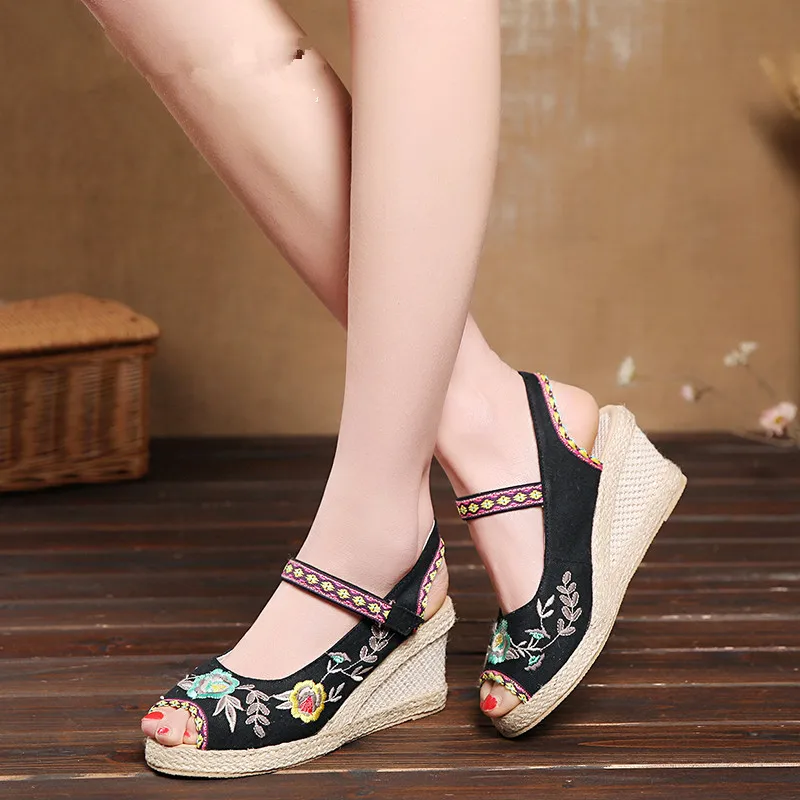 

2018 Canvas Vintage Women Straw sandals new high-heeled wedge sandals national embroidered Floral shoes Girl sandals Summer