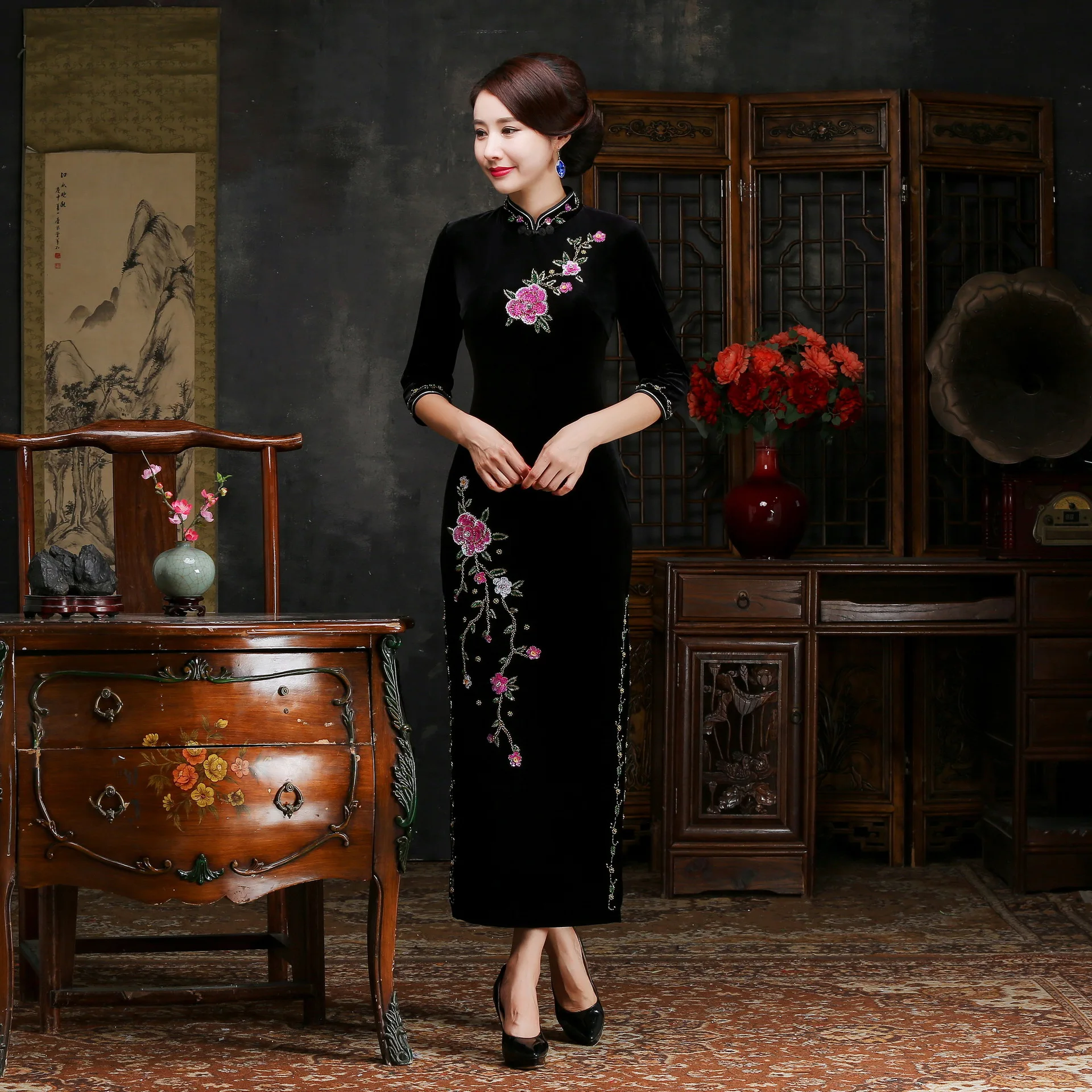 

Chinese Women Velvet Qipao Embroidery Floral Cheongsam National Handmade Button Slim Evening Party Dress Big Size S-4XL