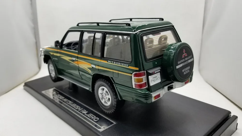 1:18 литая модель для Mitsubishi Pajero 1998 классический внедорожник игрушечный автомобиль миниатюрная коллекция