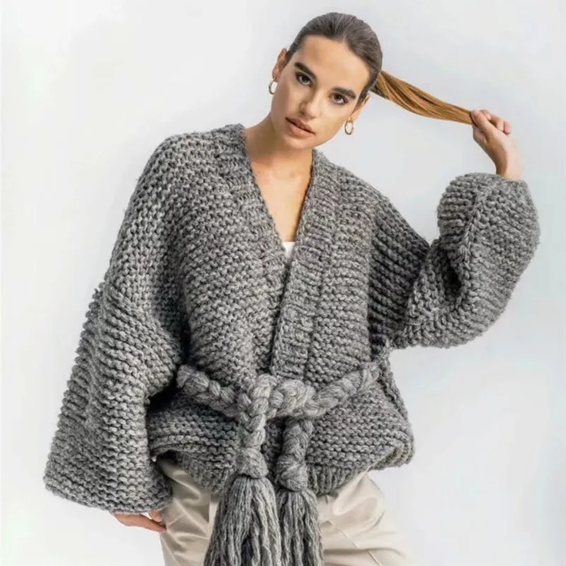 

2018 autumn and winter new handmade woven tassel straps lantern sleeves sweater coat female