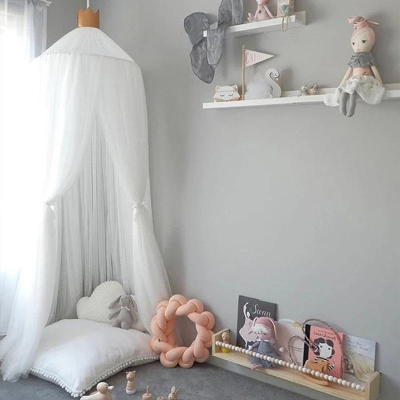 canopy bed