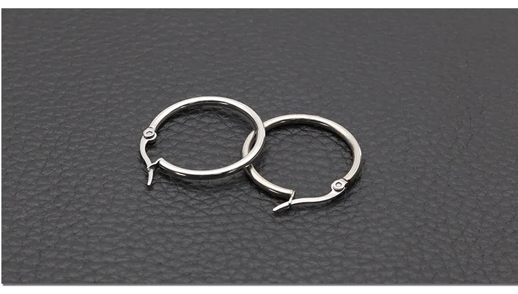 Hoop earring  (15)