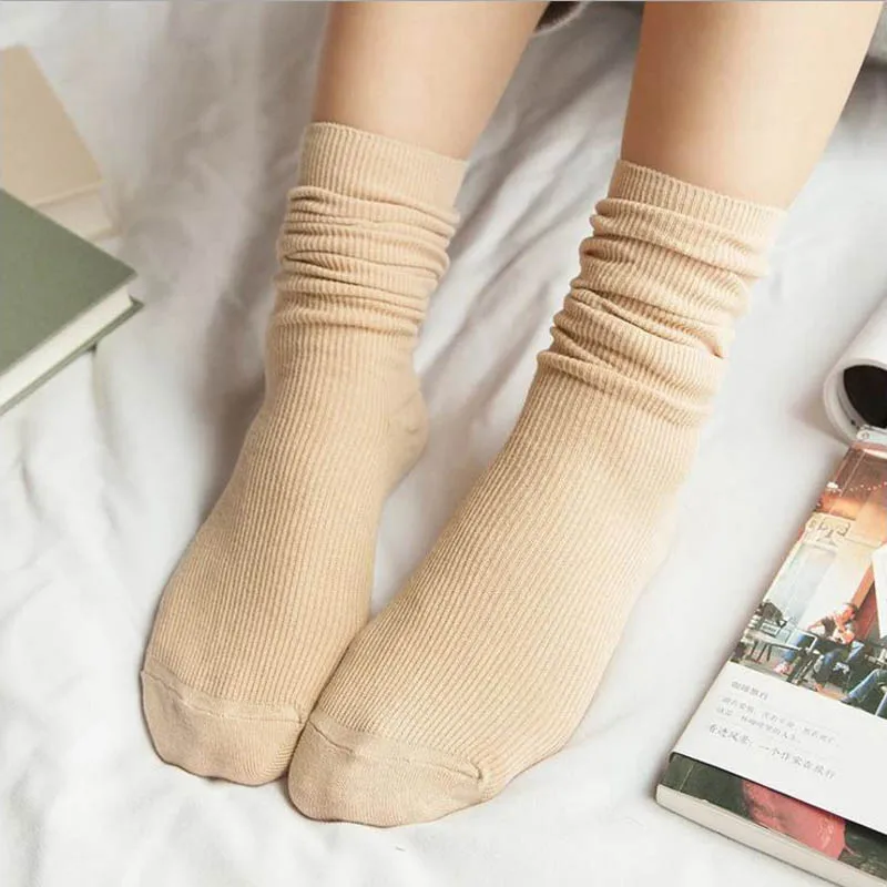 Зимние свободные носки средней длины для девочек, женские вязаные хлопковые длинные черные, оранжевые, серые, белые свободные однотонные носки с двумя иглами в консервативном стиле - Цвет: Бежевый