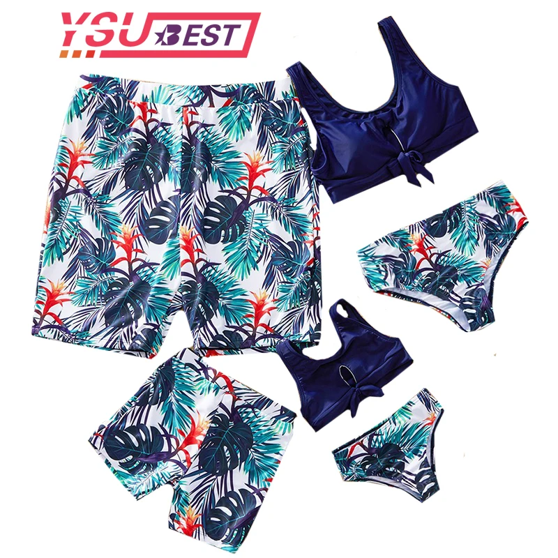 

Summer Family Look Matching Swimsuit Tropical Leaf Print Swimsuit Mother Daughter Men Boys Beach Shorts Family Matching Swimwear