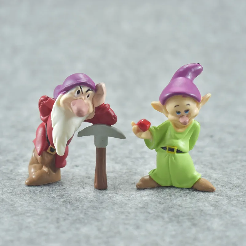 snow white and seven dwarfs figures (6)