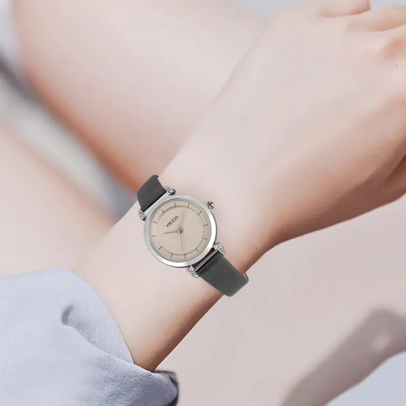 Women's bracelet watches10