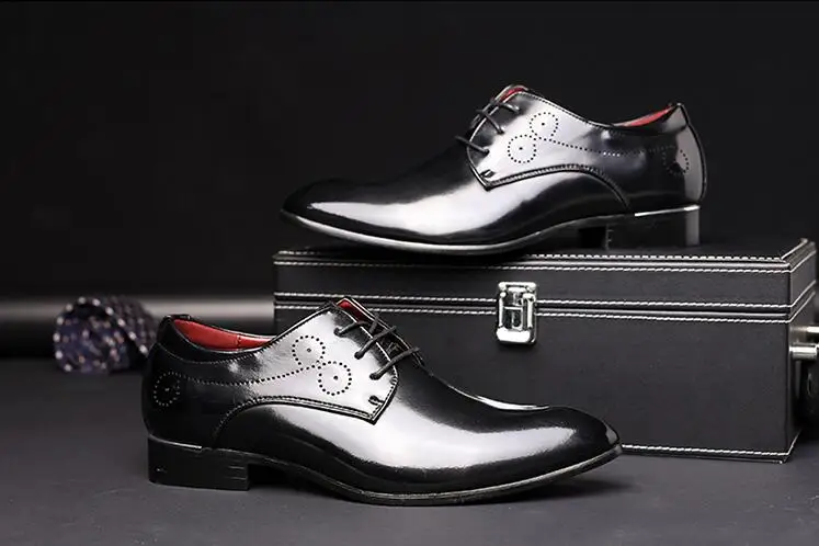 Movechain/Мужская обувь с перфорацией типа «броги» в стиле Галактики для свадебной вечеринки; Мужские модельные туфли-оксфорды на шнуровке в деловом стиле; мужская повседневная обувь для вождения на плоской подошве
