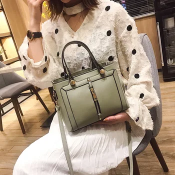 

2019 new style Women Handbag Casual Big Capaity Tote Bag Simple Designer Travel Shoulder Crossbody Bag Female Black Bolsos