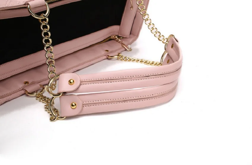 C34_New_arrival_Luxury_Pet_Carrier_Bag_Breathable_Portable_Travel_PU_Dog_Carrier_Handbag_for_Small_dog_Chihuahua_Yorkshire_4