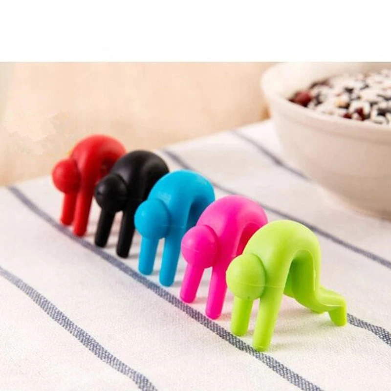 2pcs Silicone Cover Anti-overflow Kitchen Lid of The Device phone Racks Kitchen Storage Holders christmas kitchen accessories 2pcs Silicone Cover Anti-overflow Kitchen Lid of The Device phone Racks Kitchen Storage Holders christmas kitchen accessories
