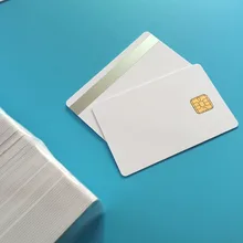 Белый SLE4428 большой чип Щепка Hi Co магнитной полосой контактный чип композитный микросхемой чипом микропроцессорные карты 200 шт