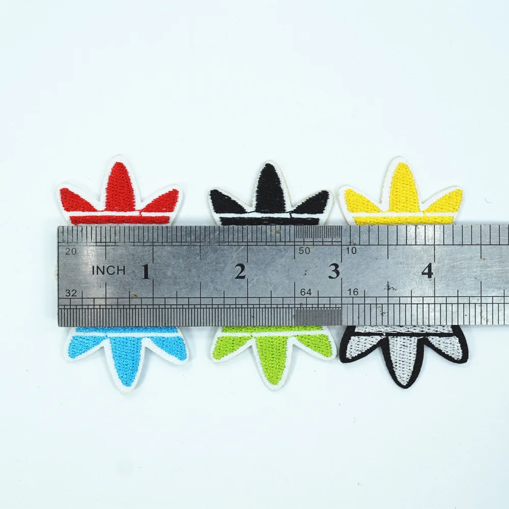 

Iron on Clothing Patches Badges Fashion Embroidery Sequins Garment Bags T-shirt Patches DIY